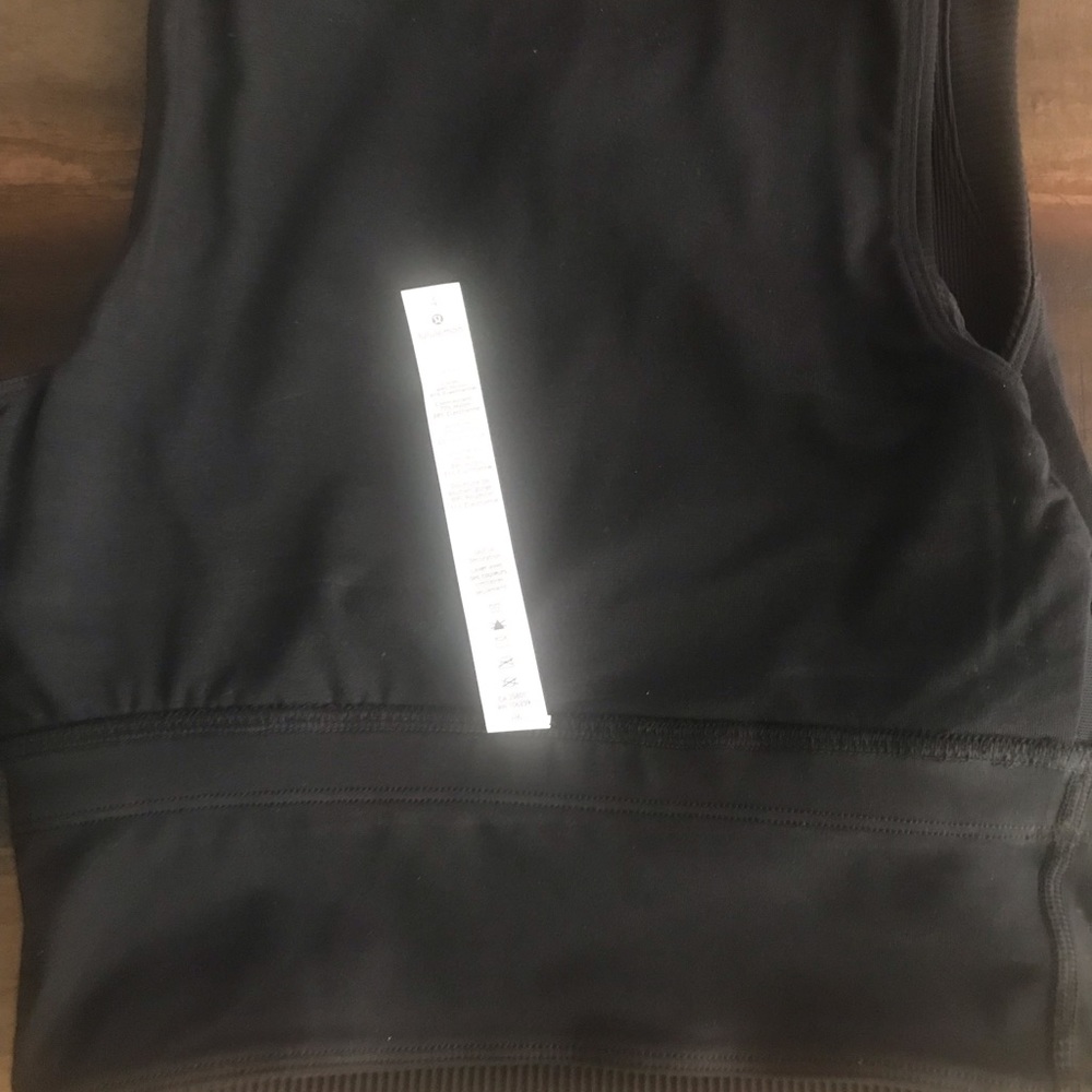 NWOT Lululemon Crop Top - Picture 5 of 10